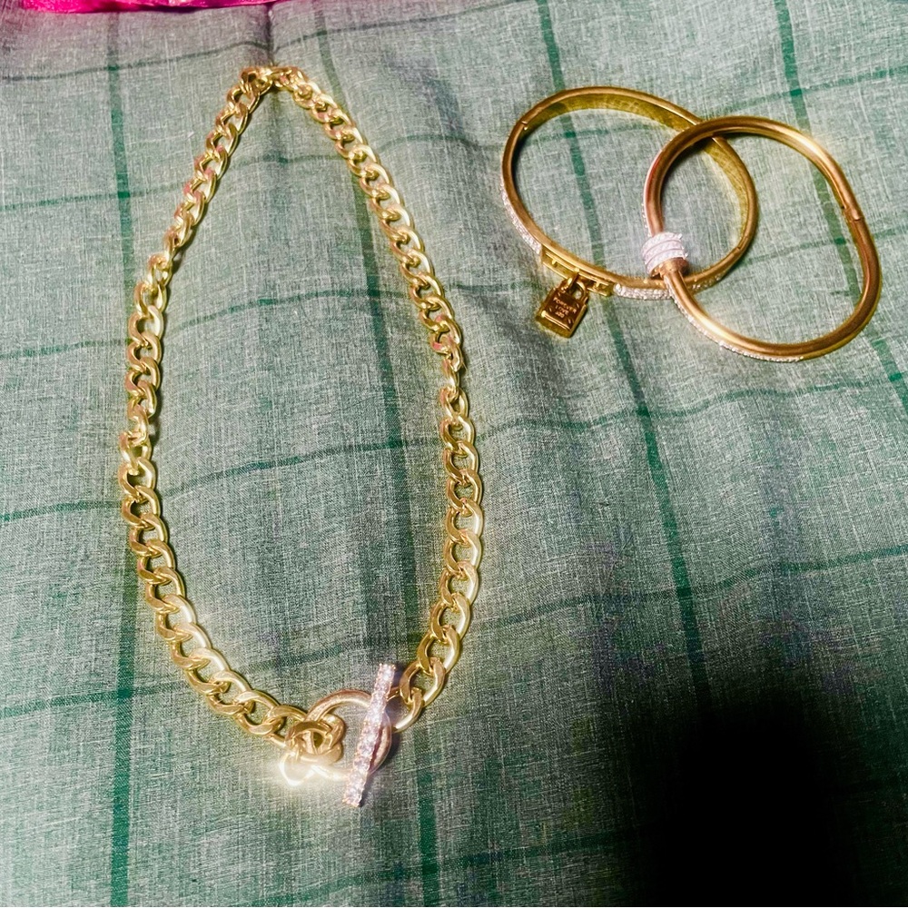 Elegant Gold Chain Necklace and Bracelet Set